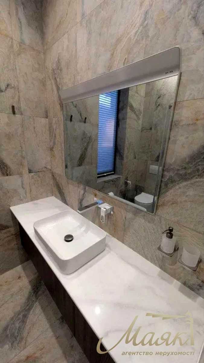 1879667346877536