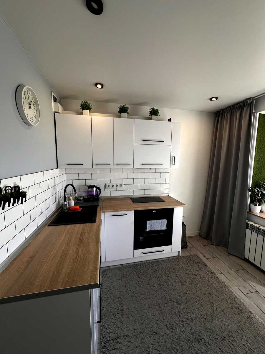 1879669490783361