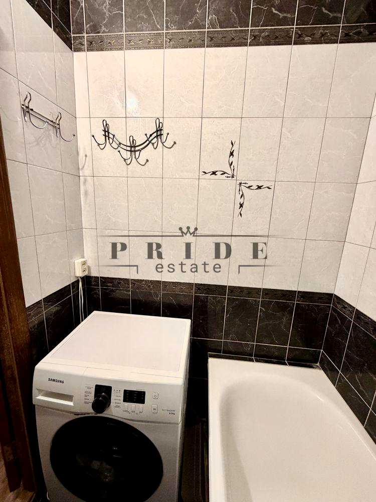 1879685870574408