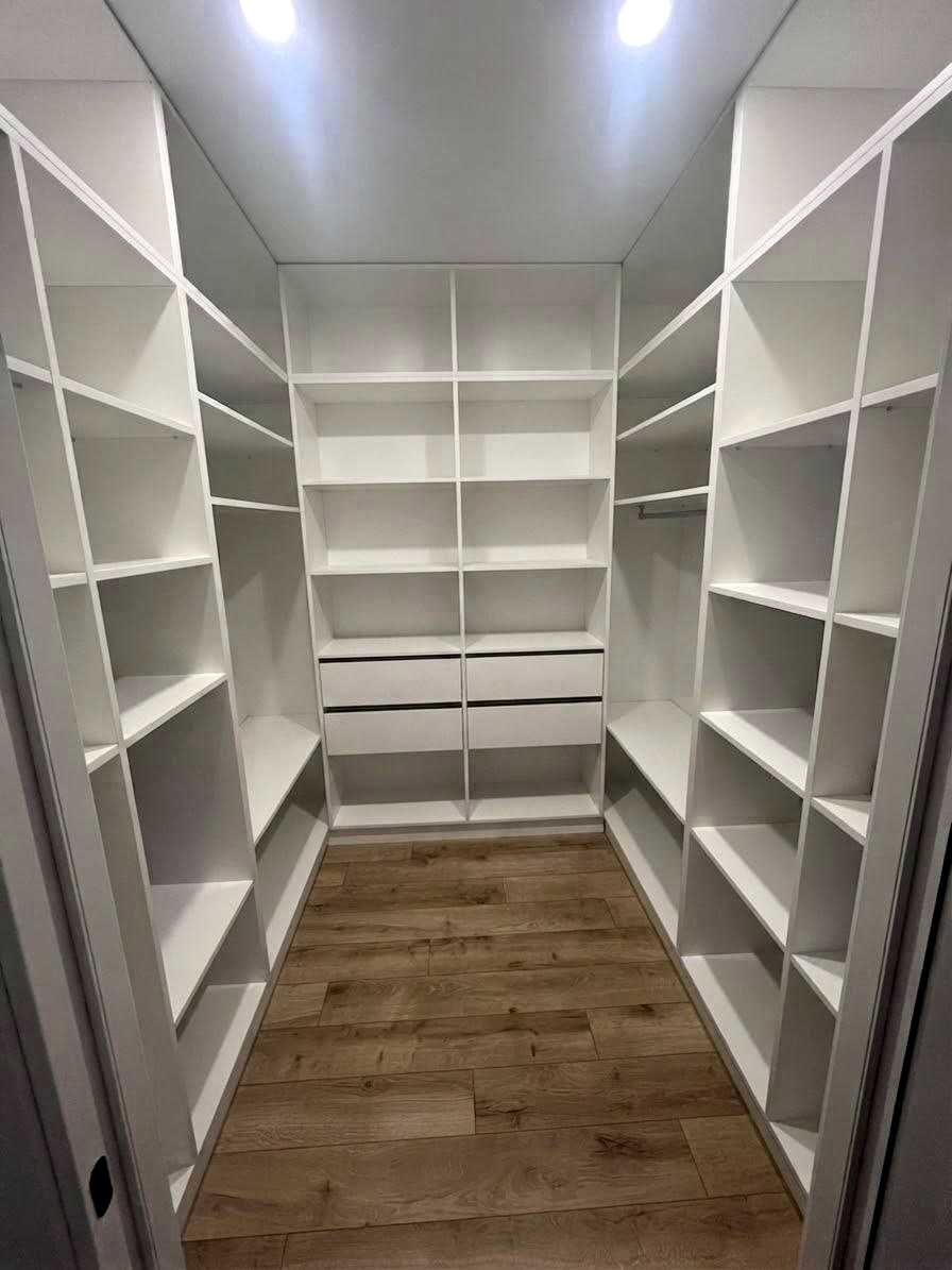 1879689845907968