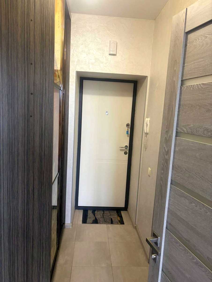 1879689957394921