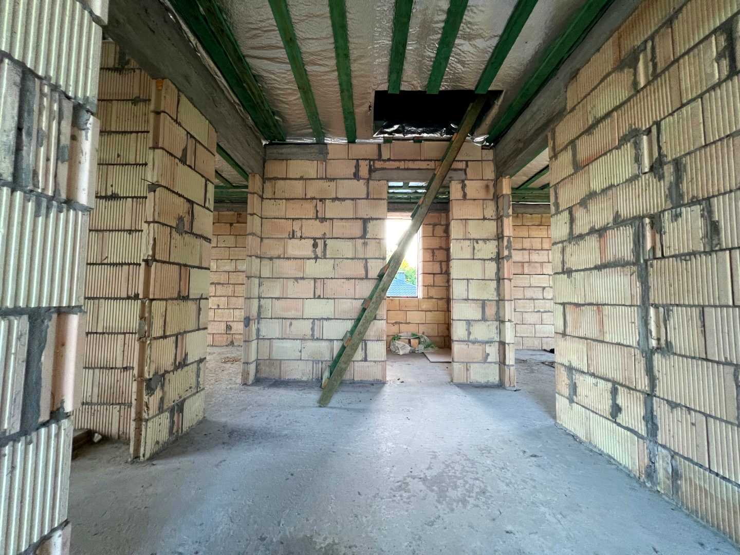 1879690297833021