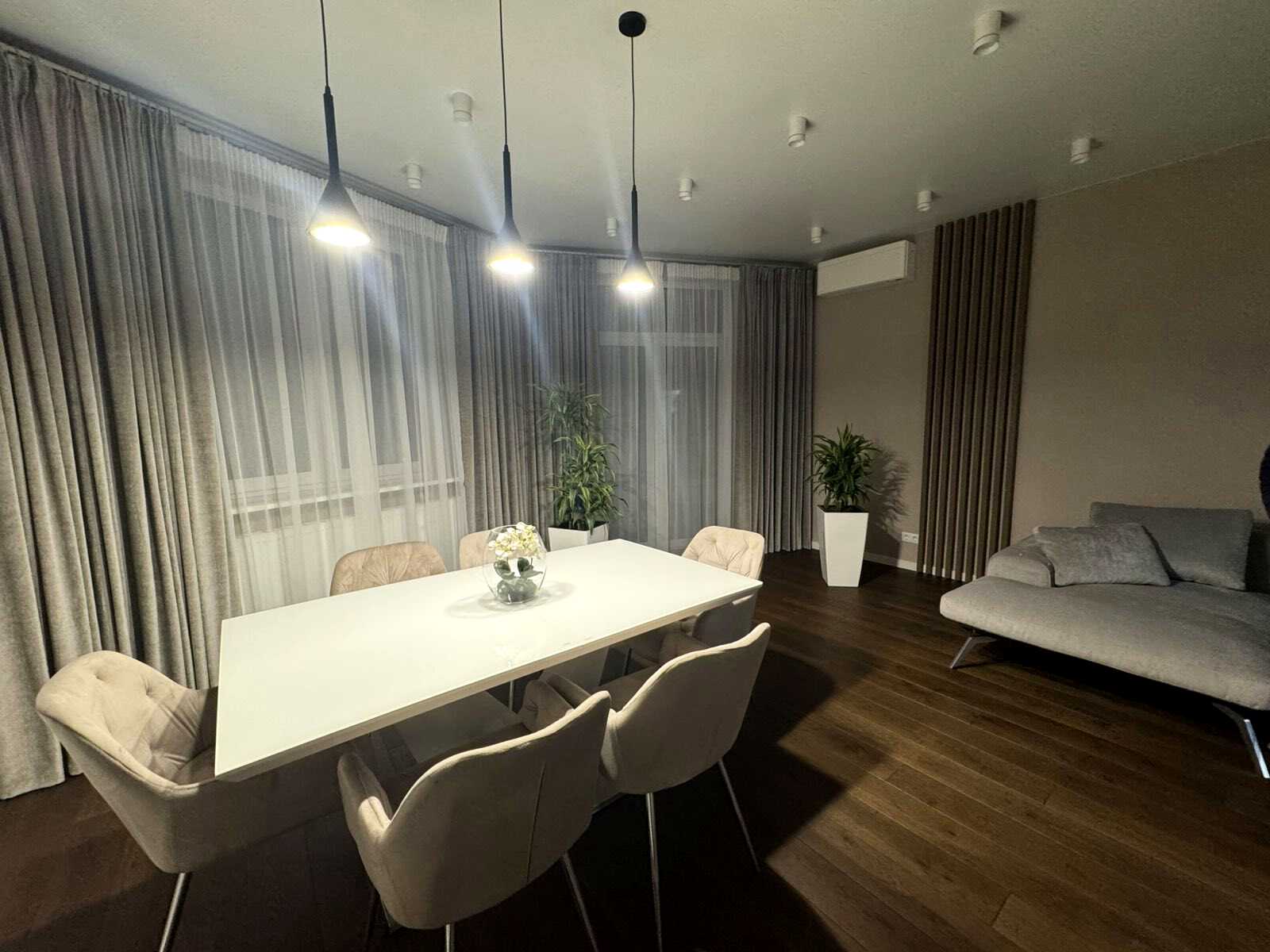 1879690314978045