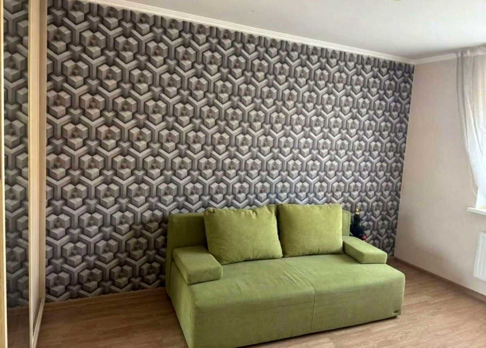 1879704778186081