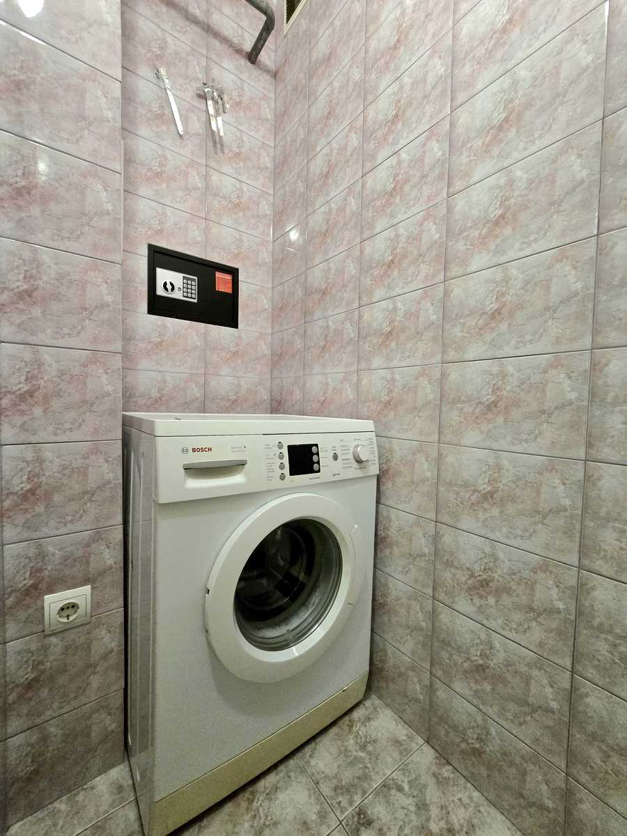 1879726515472284