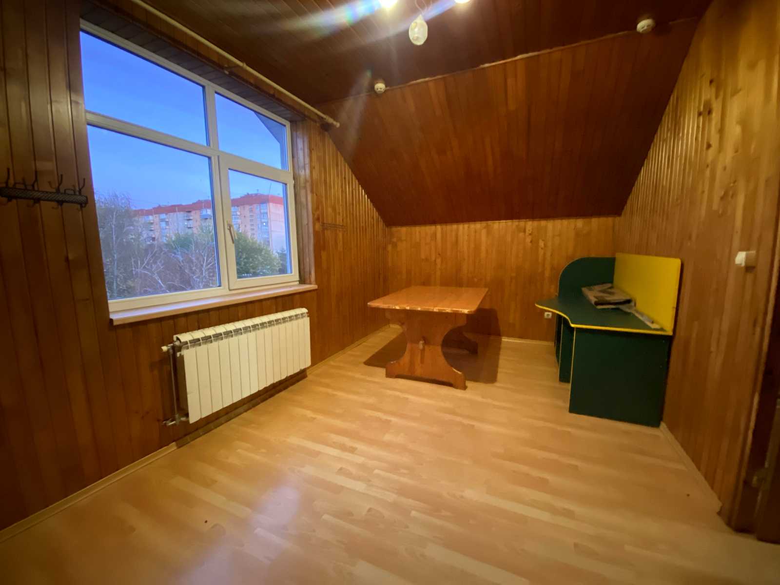 1879727381509632