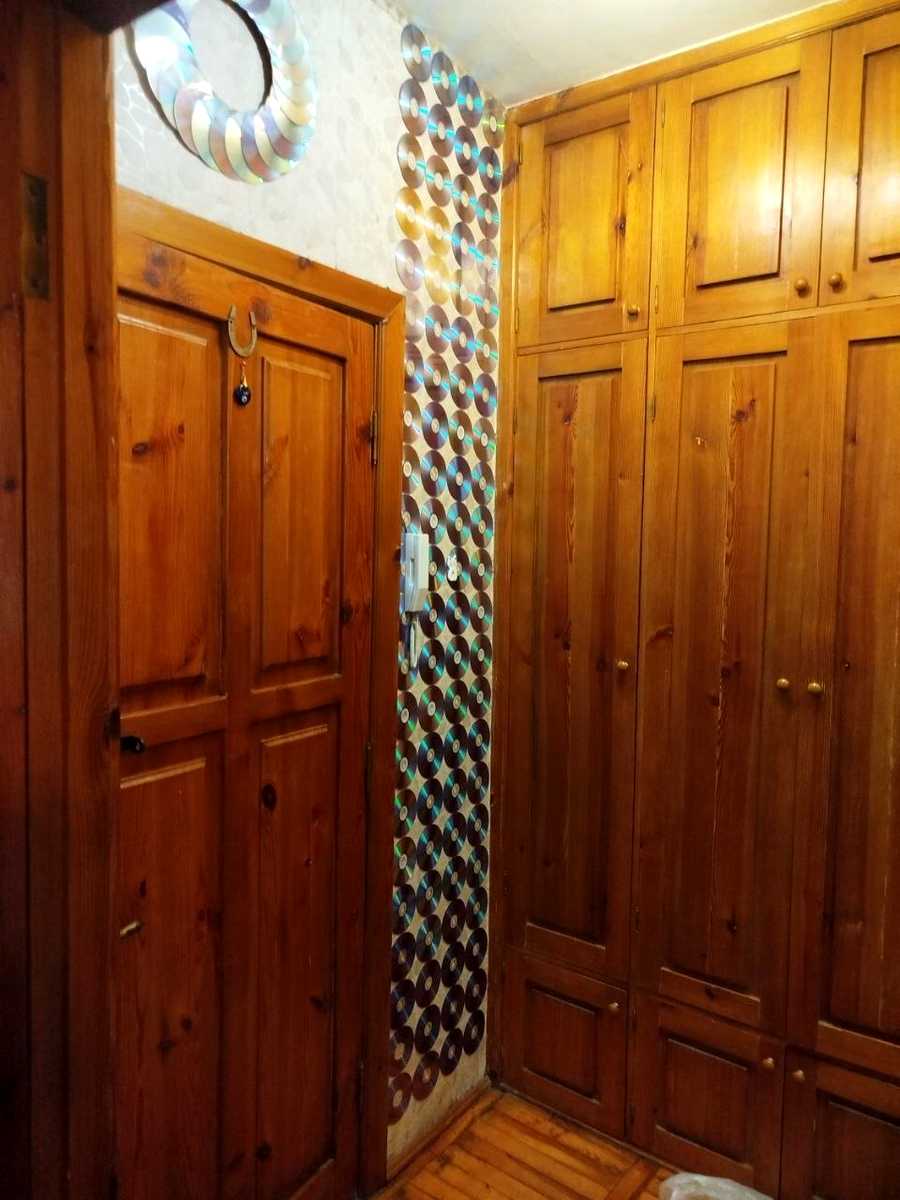 1879730369735953