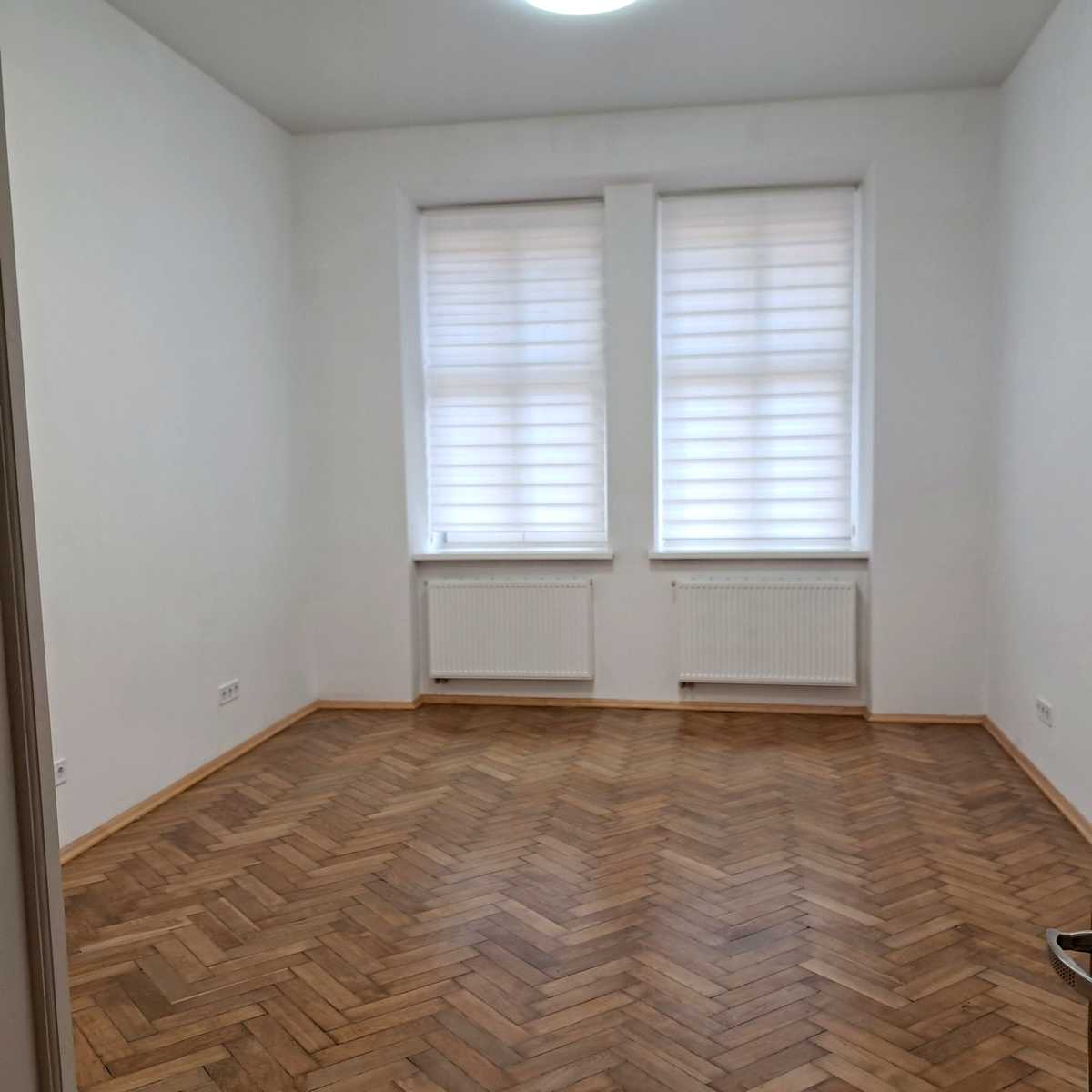 1879733424394217