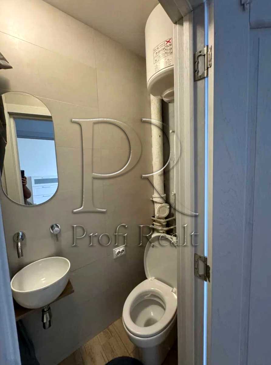 1879734707384898