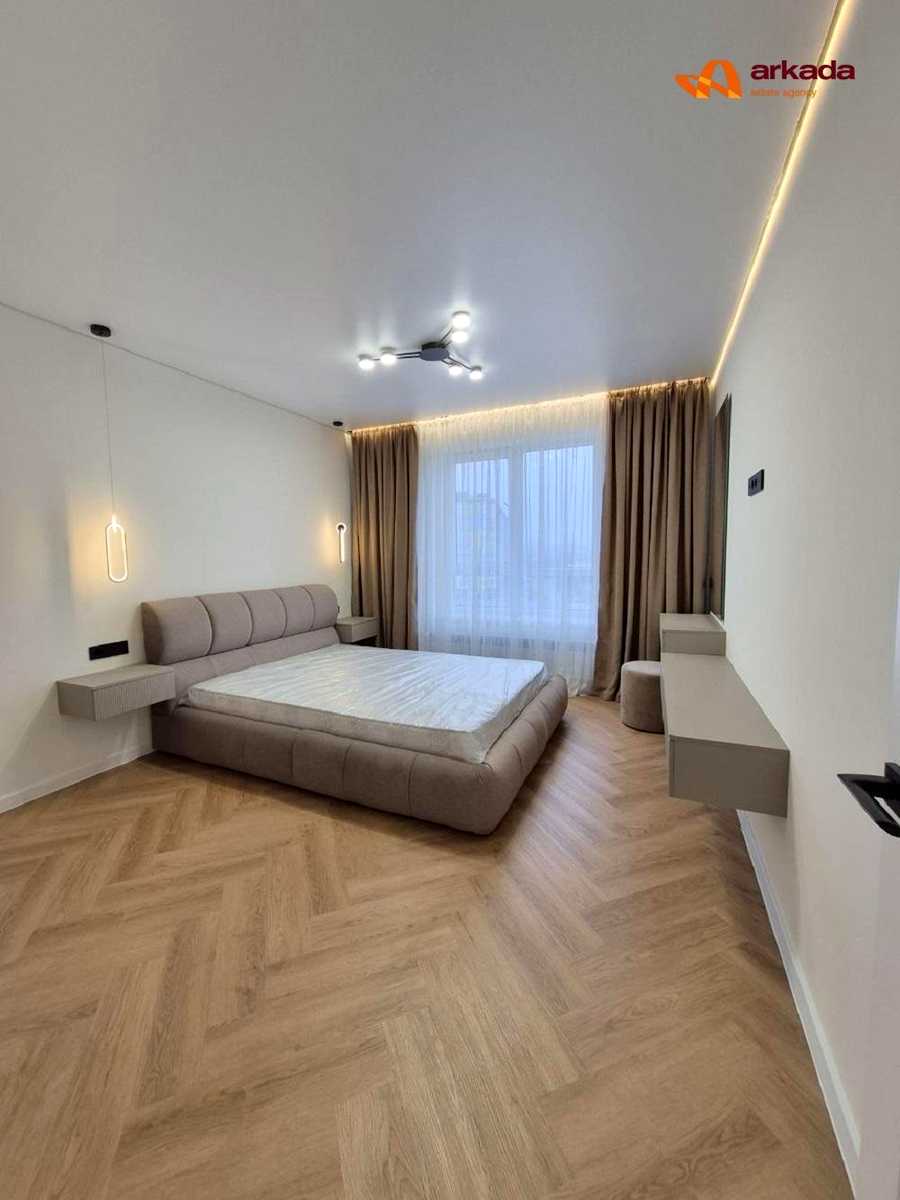 1879734762409985