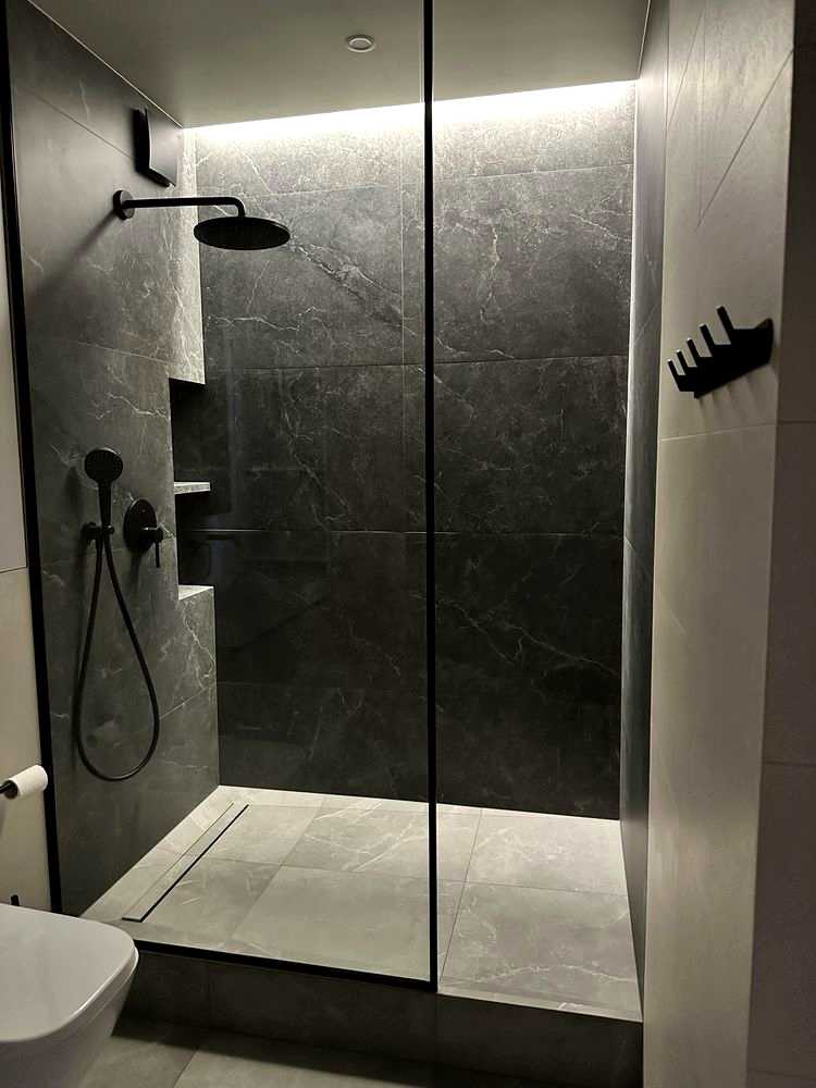 1879736700511300