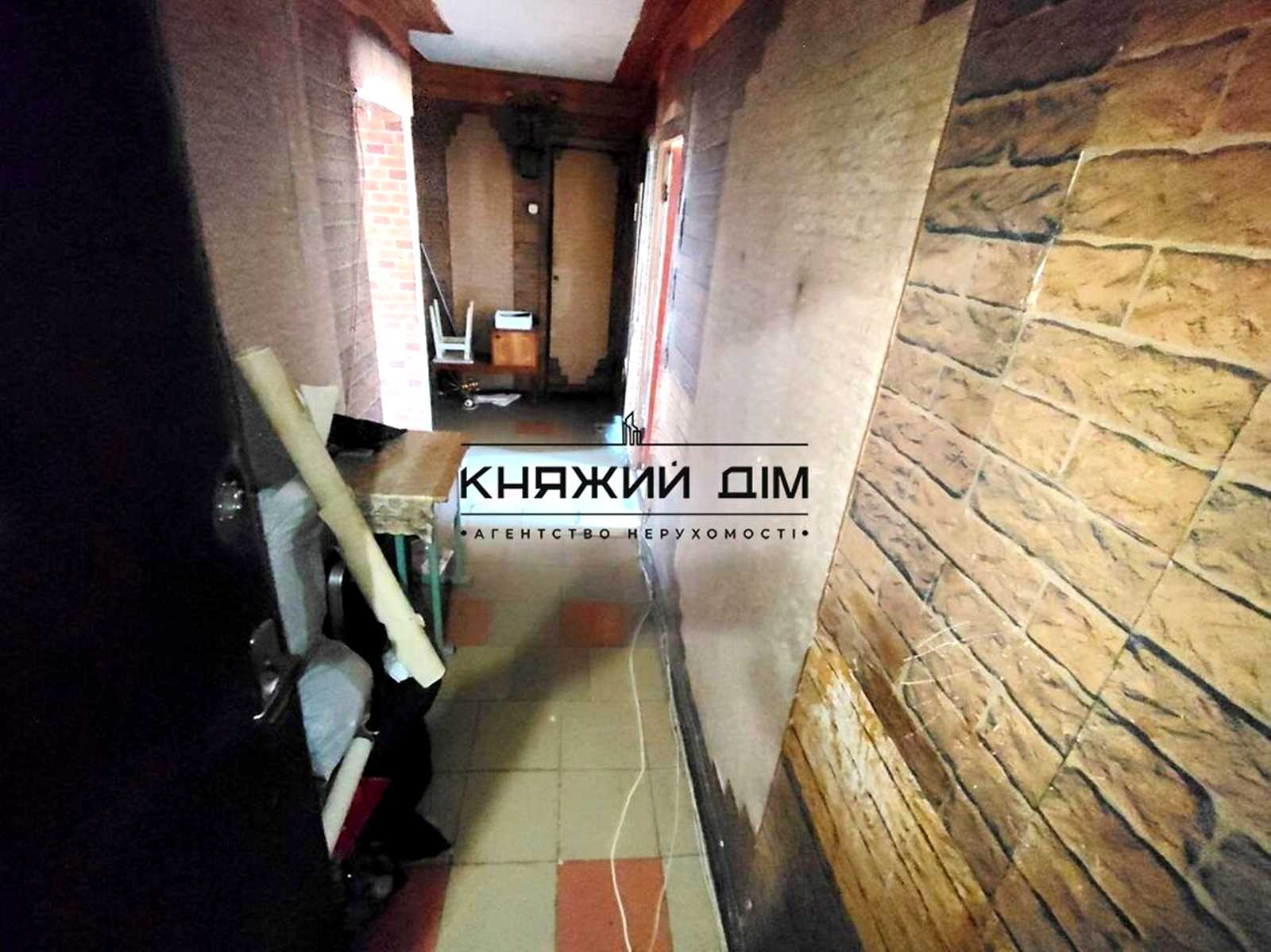 1879737564737872