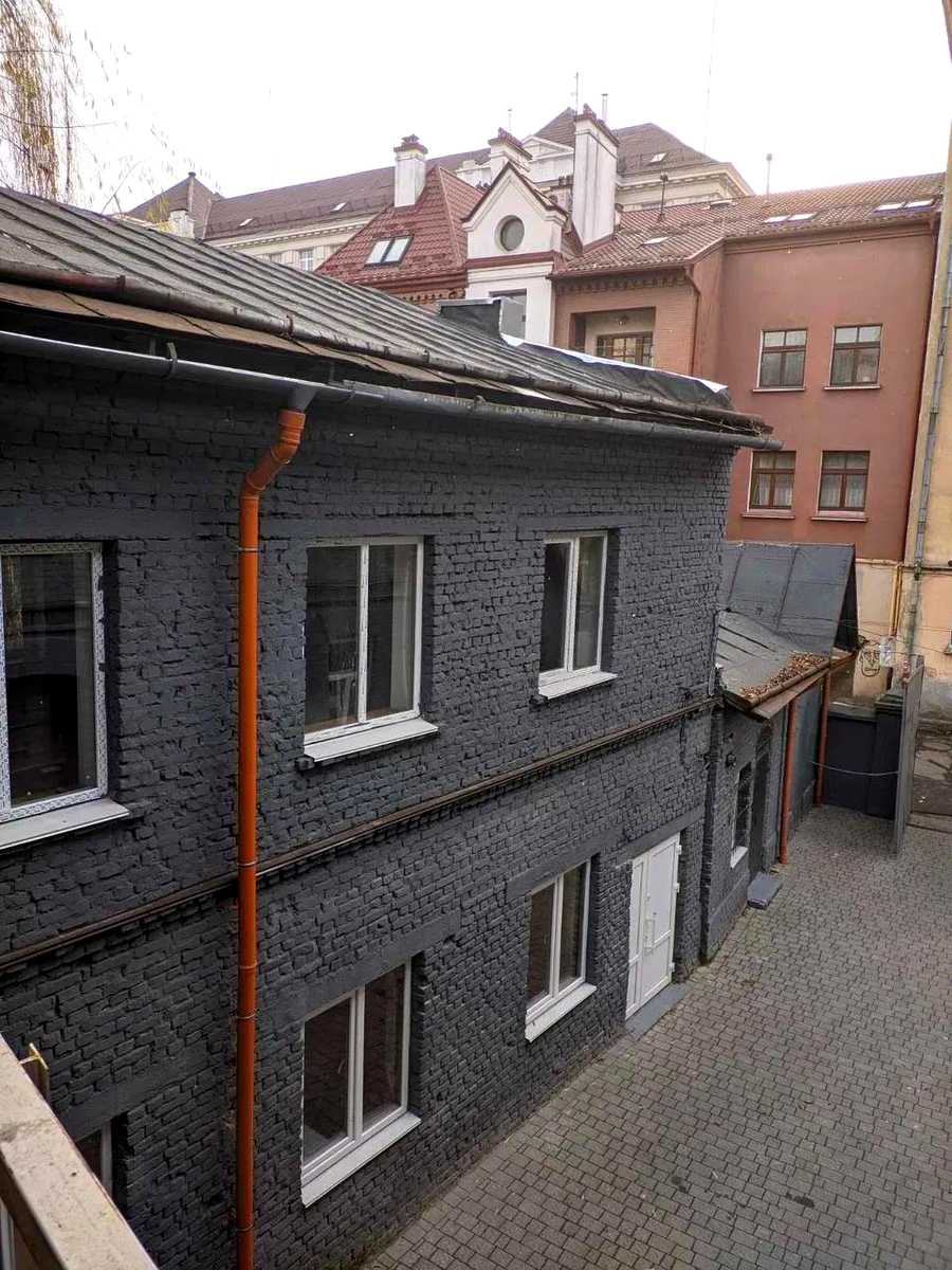 1879738022974269