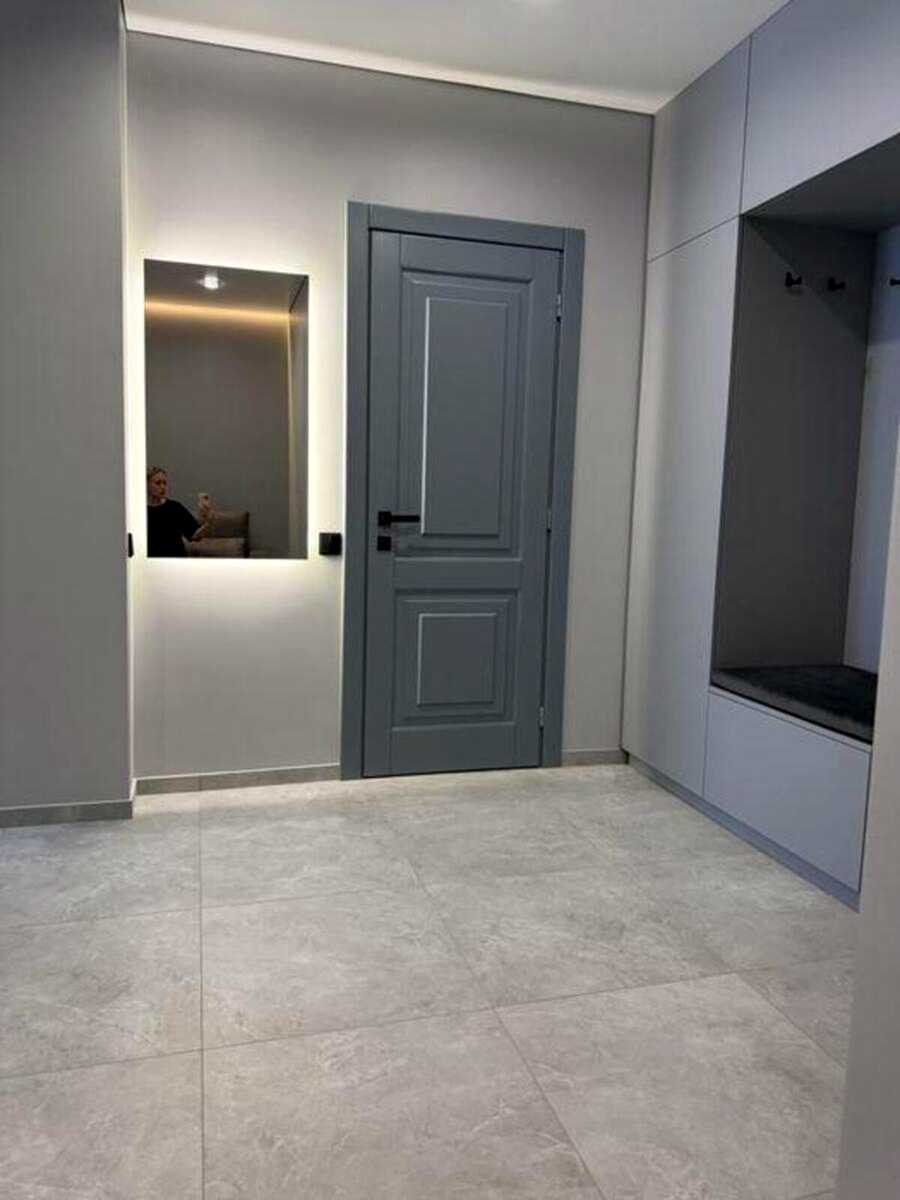 1879738568897335