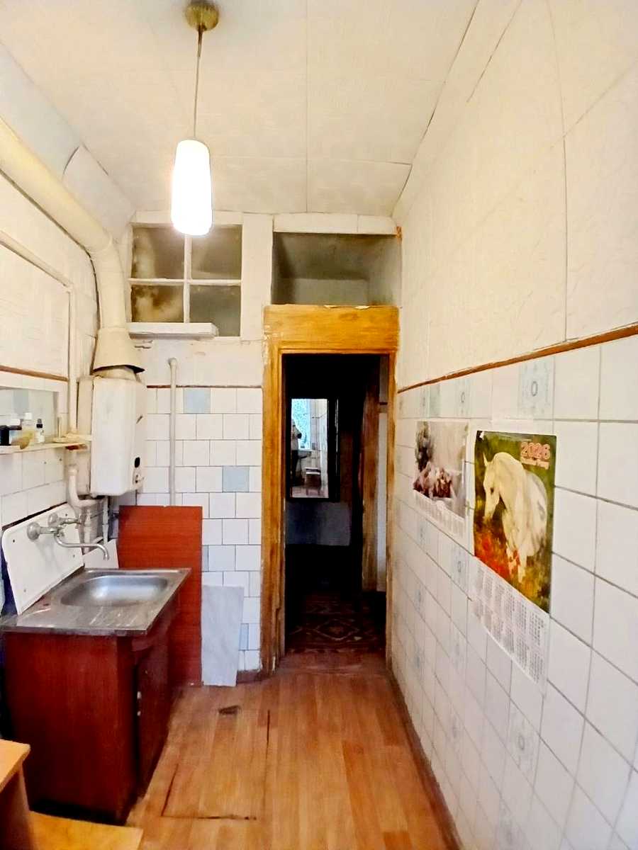 1879739482348936