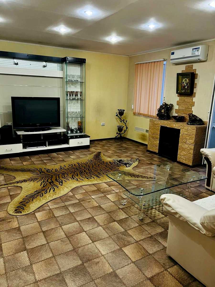 1879739975185578