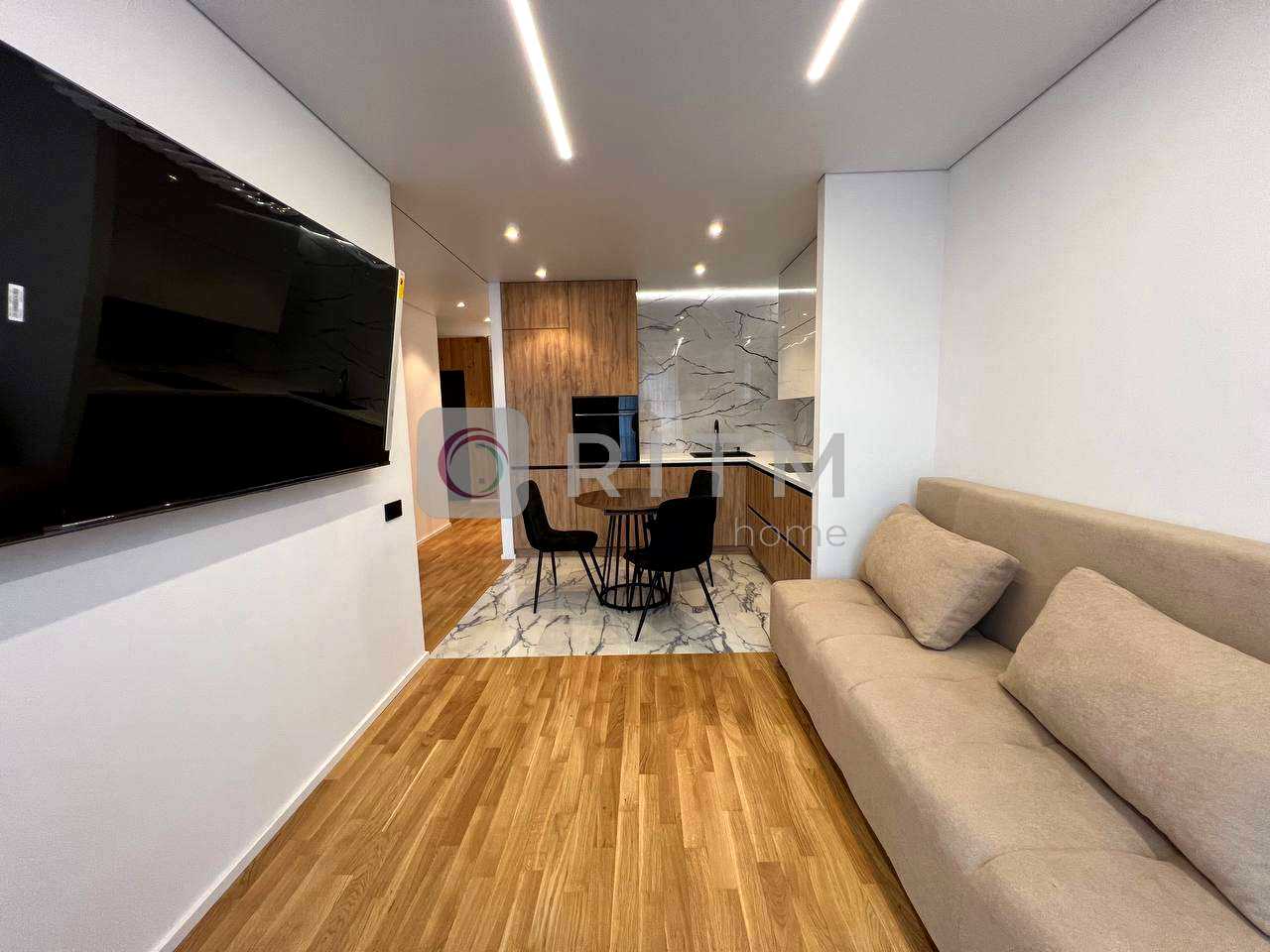 1879741312345952