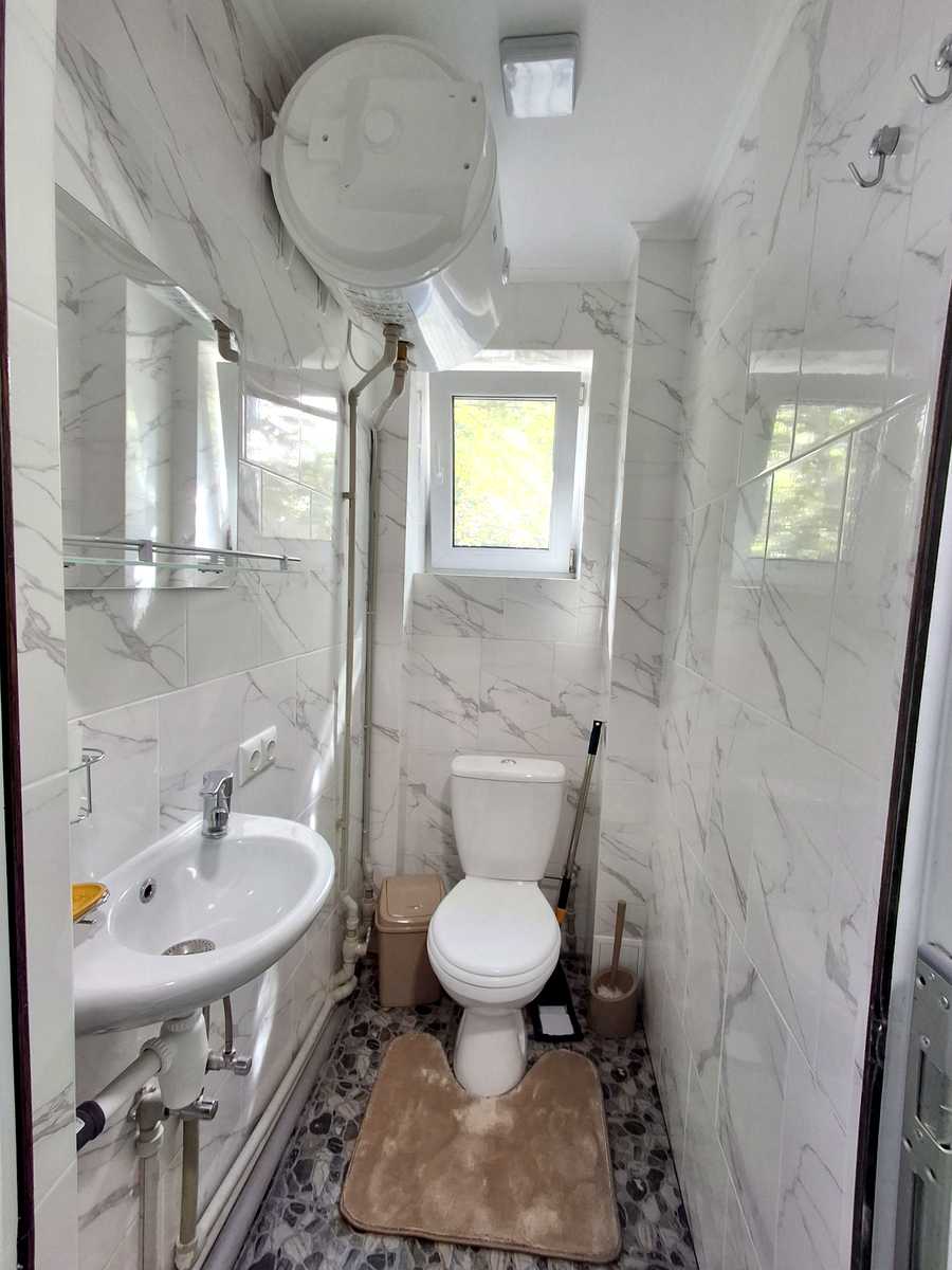 1879742710694259