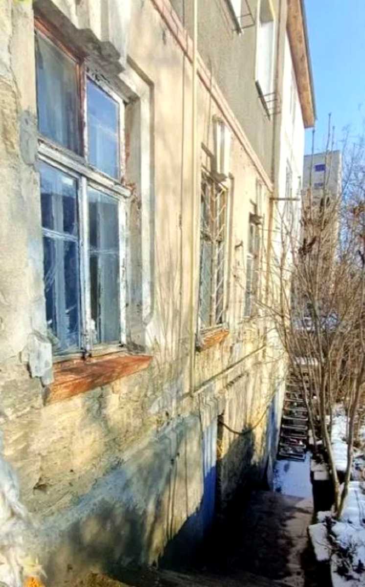 1879743033902783