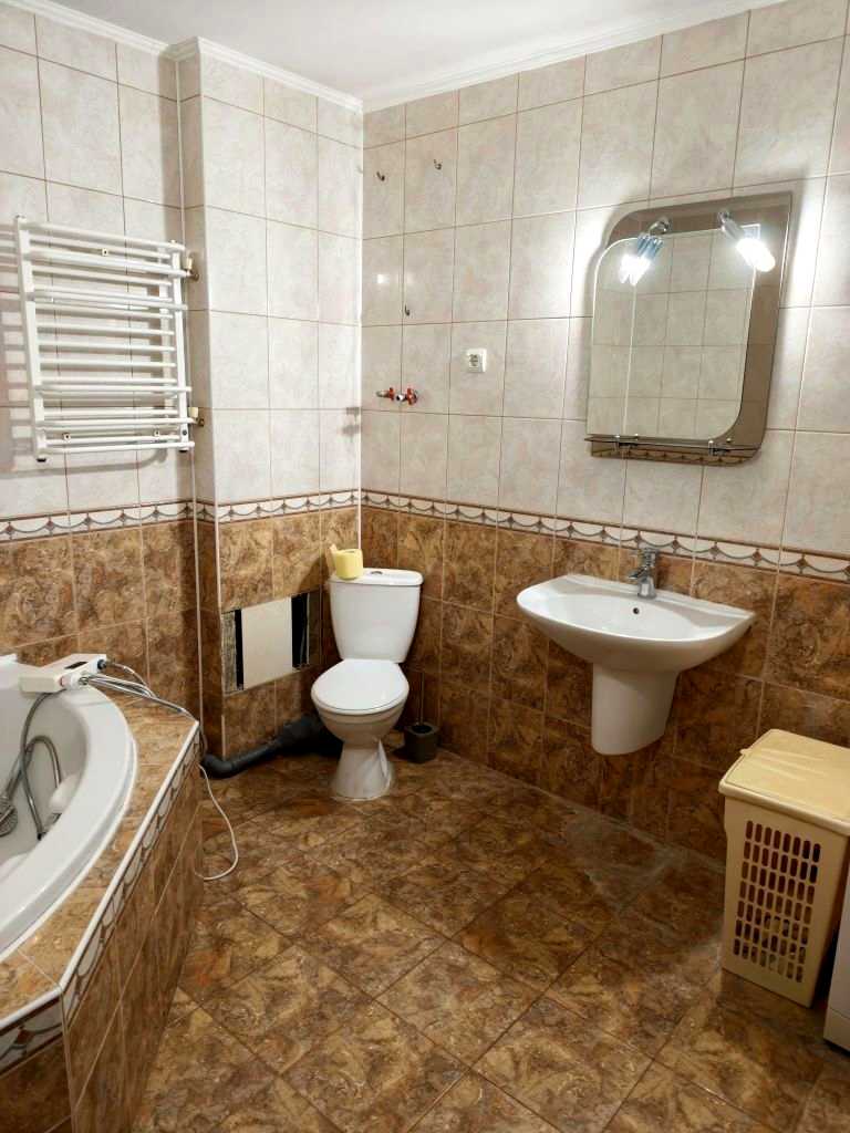 1879743545972417