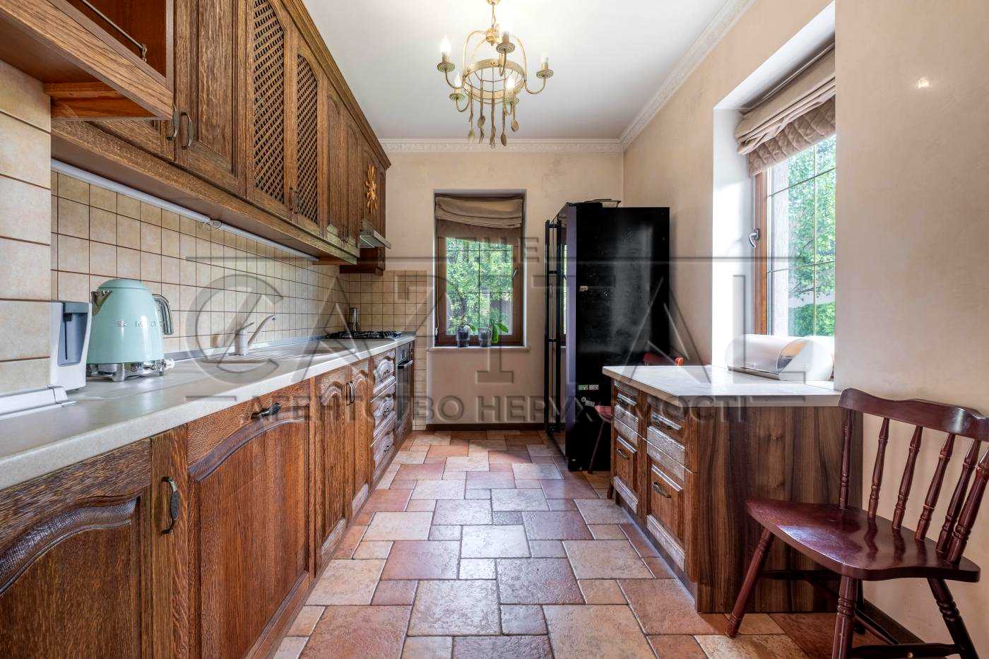 1879744144968706