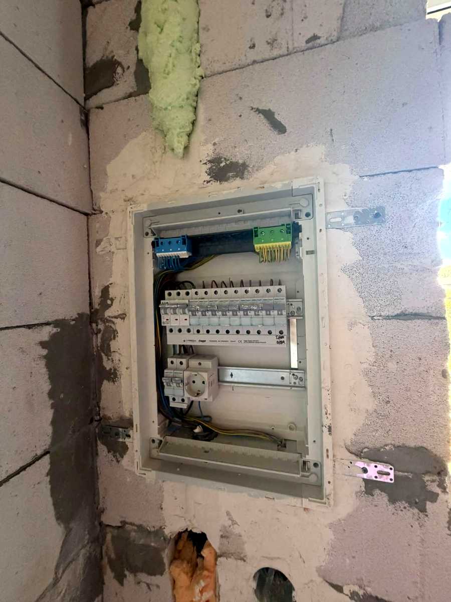 1879744675979866