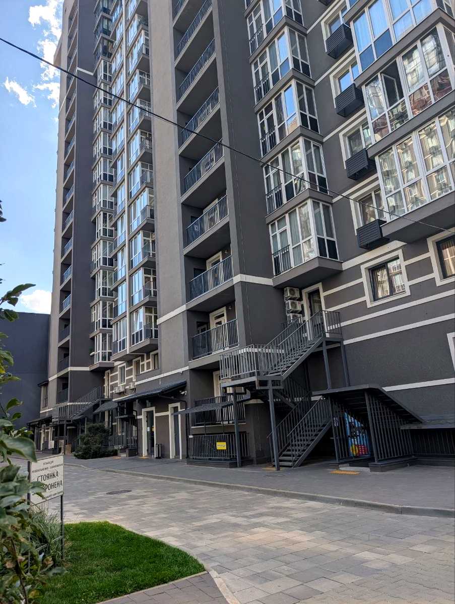 1879745134477561