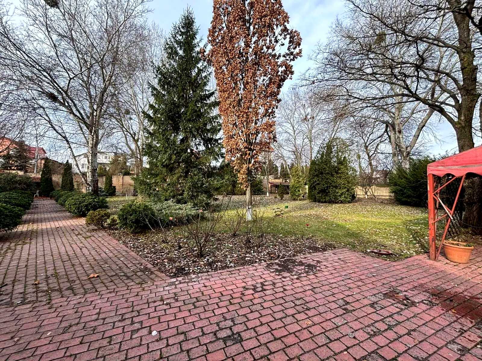1879745446424124