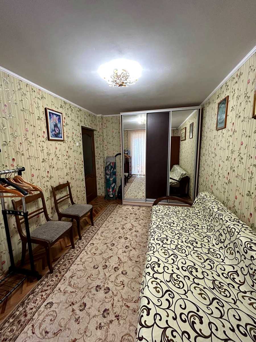 1879745472738534