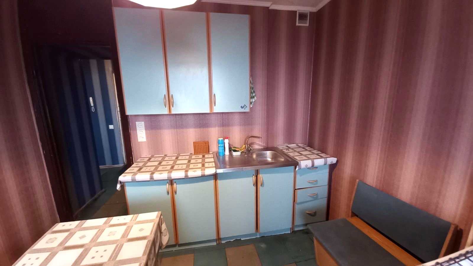 1879745646229906