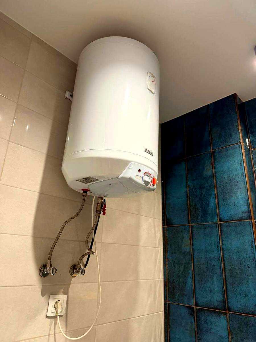 1879745901983676