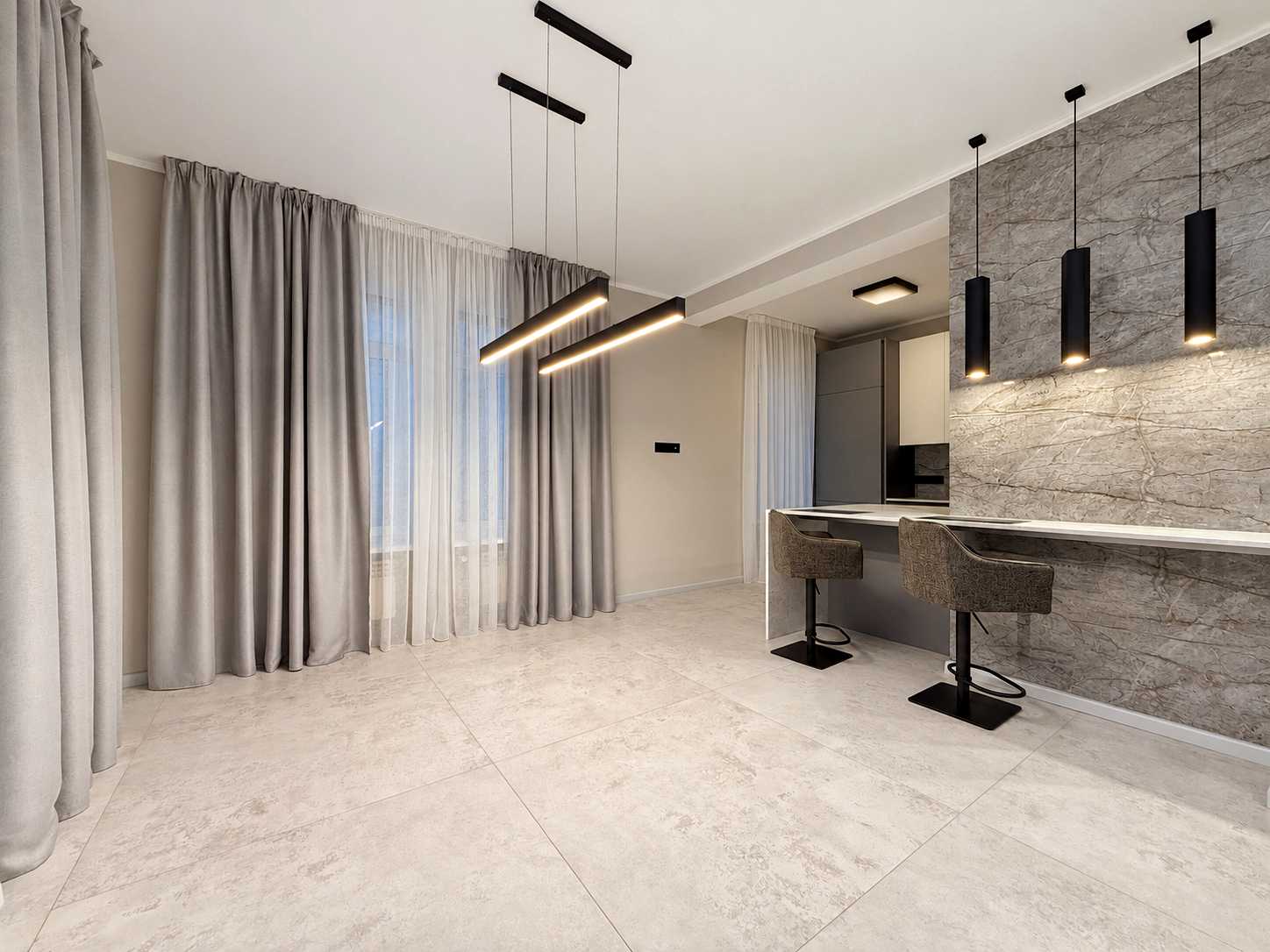 1879745911462403