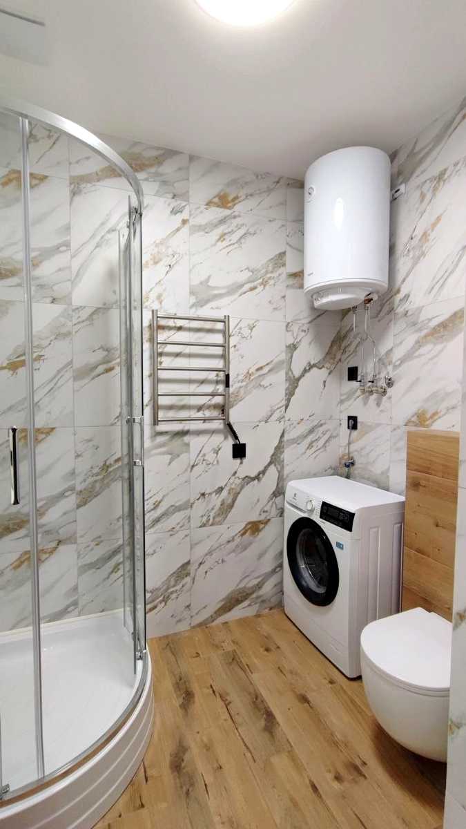 1879745929641356