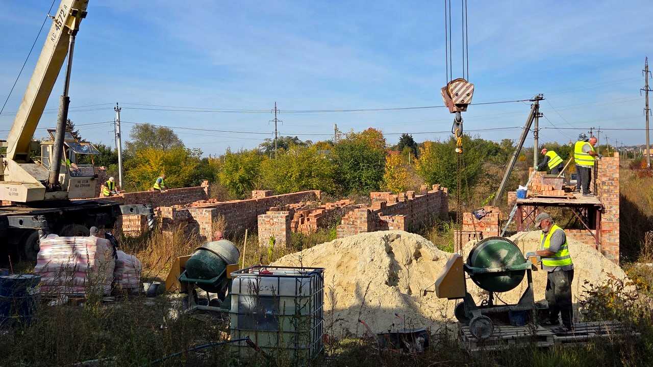 1879746079818391