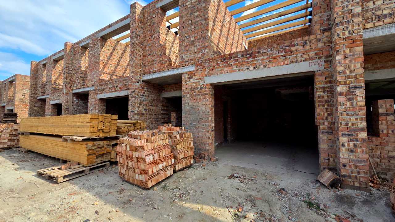 1879746645410927