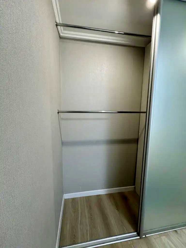 1879747780258252