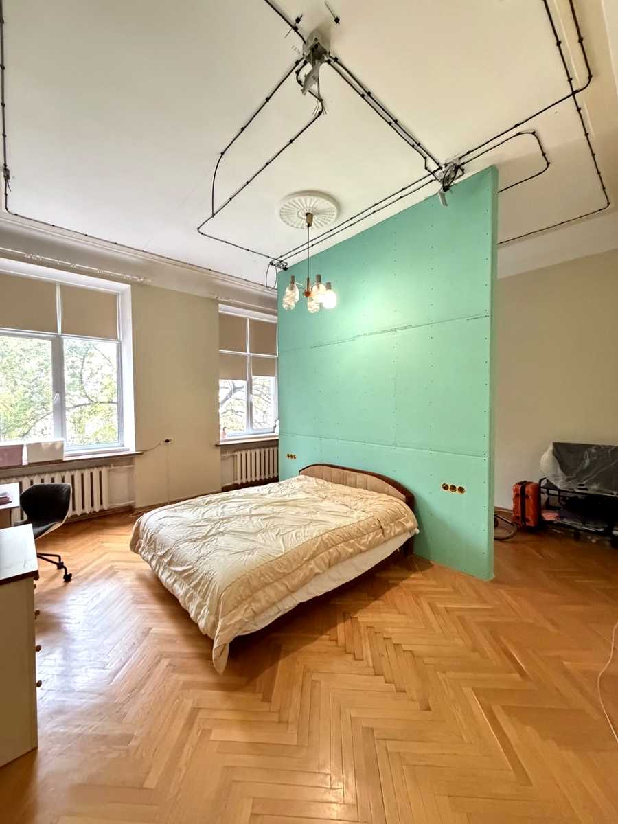 1879748825482351