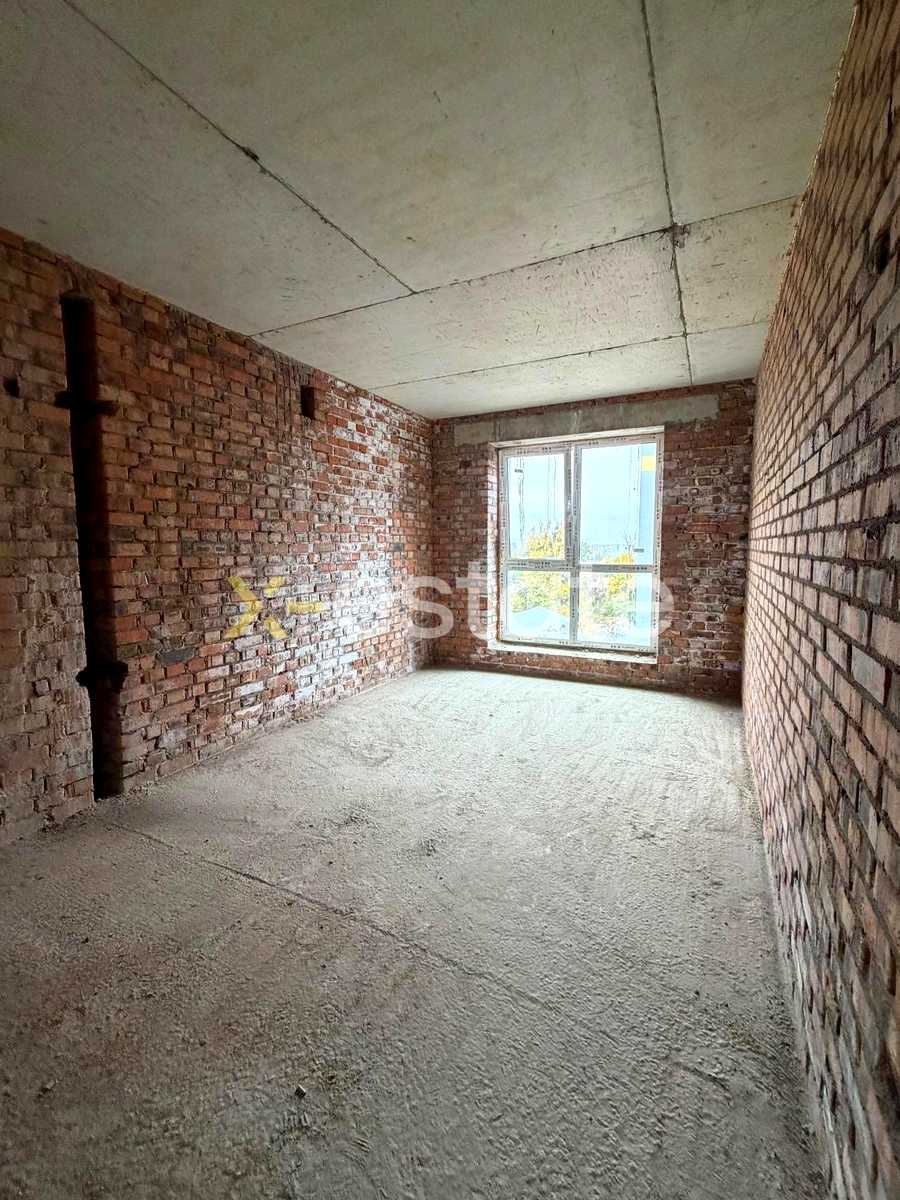 1879748921011374