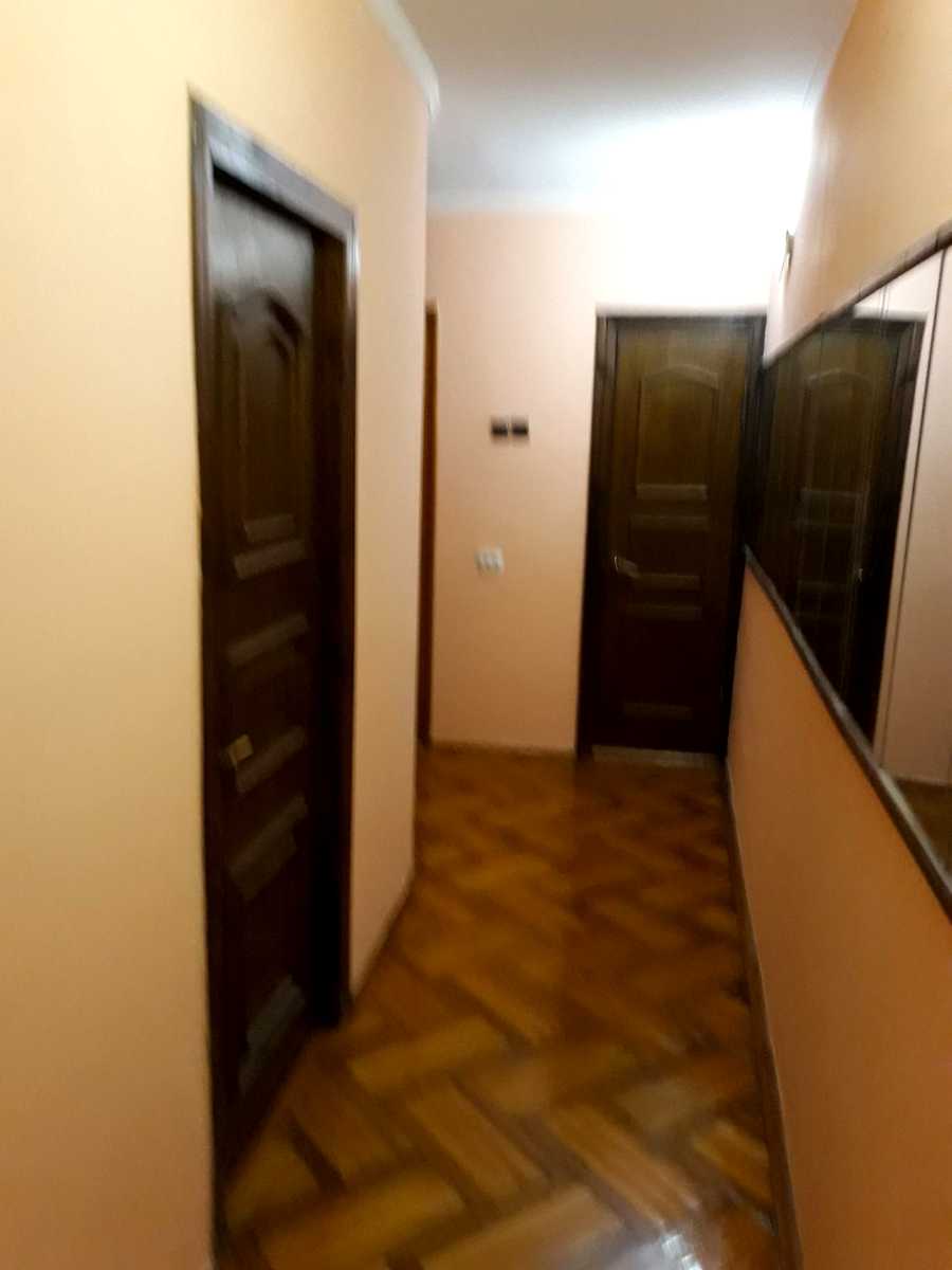 1879749084327379