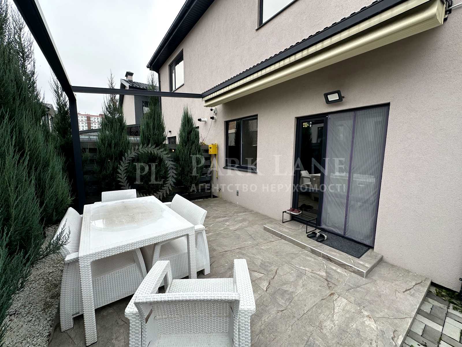 1879749832430889