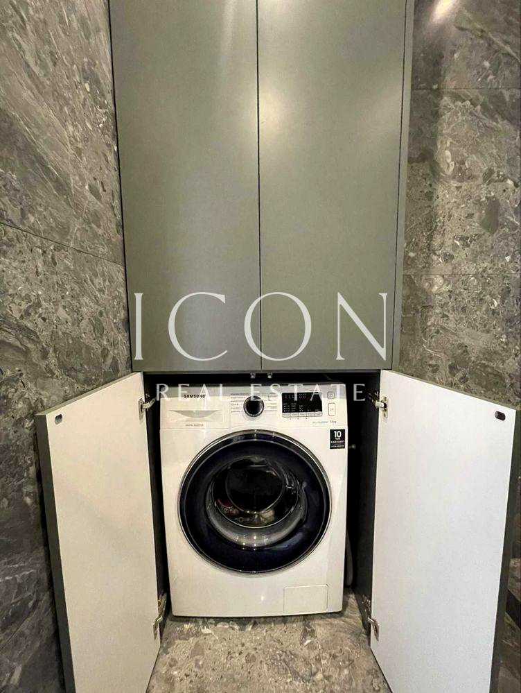 1879751688139765