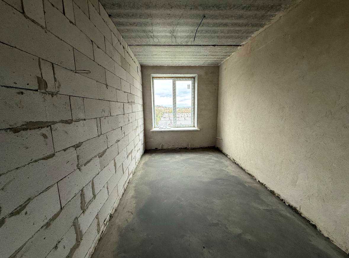1879752502070407