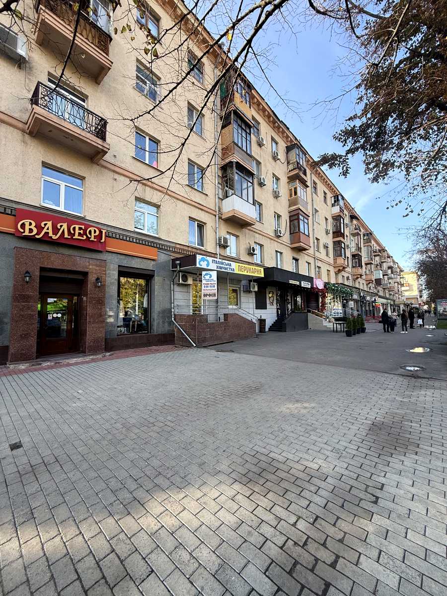 1879754937530576
