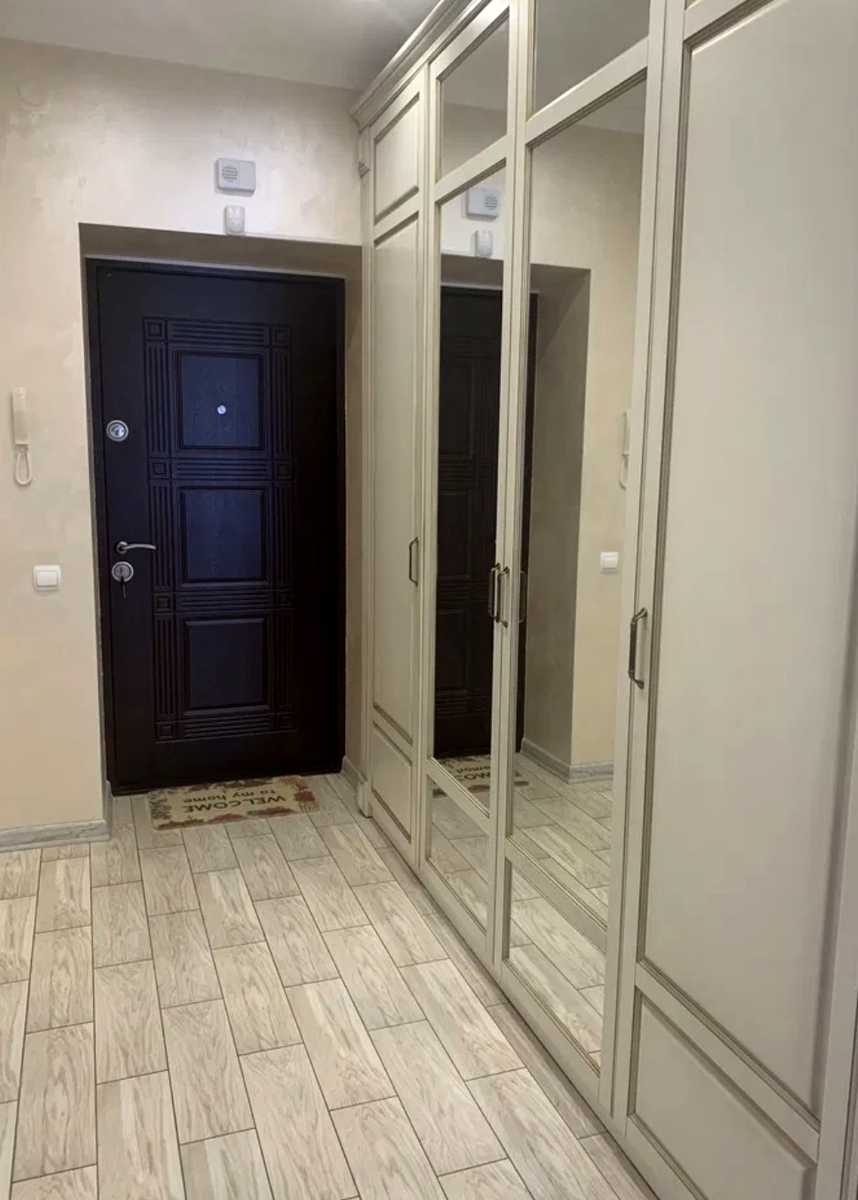 1879754946663179