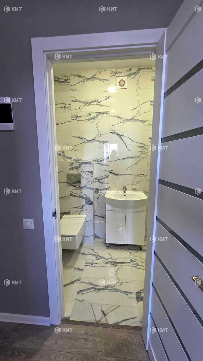 1879754977655933