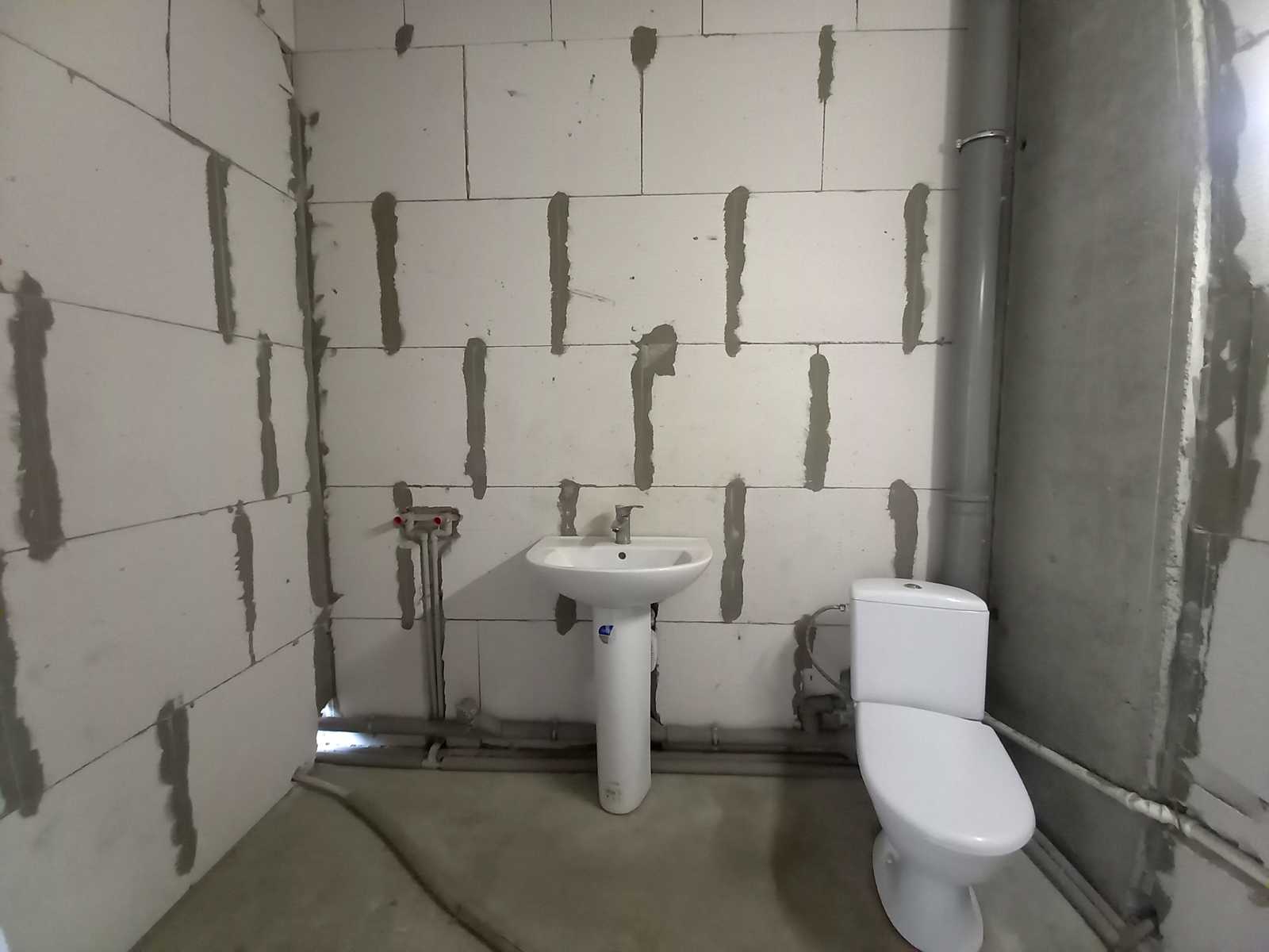 1879756097558243