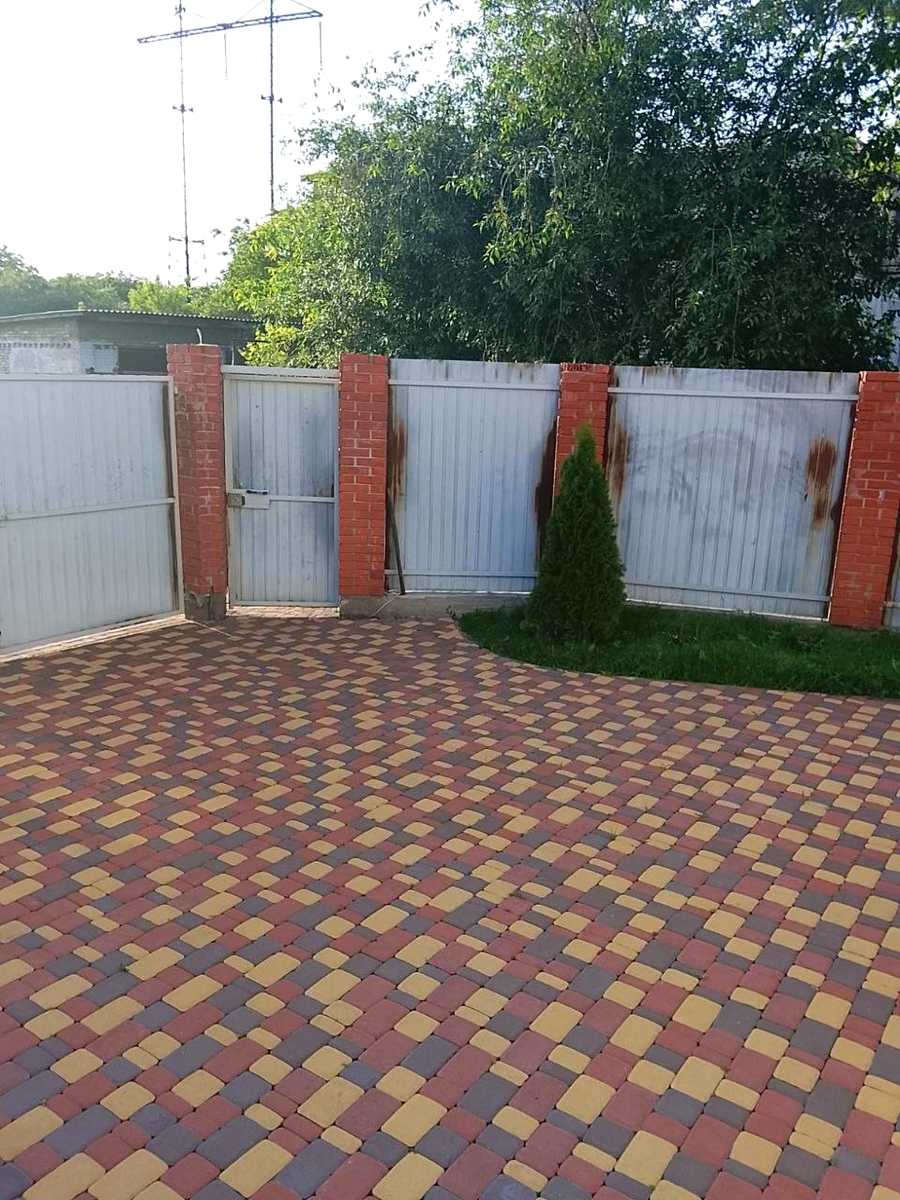 1879758095000398