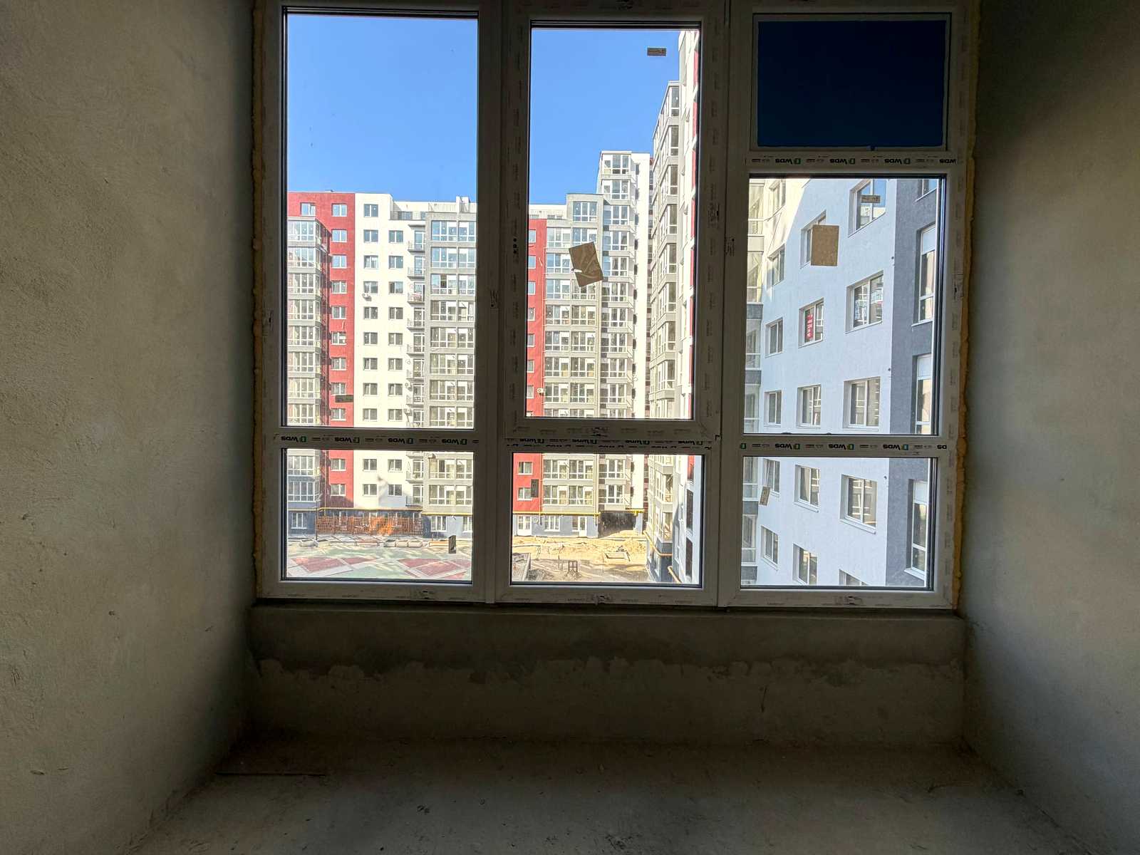 1879758433176370