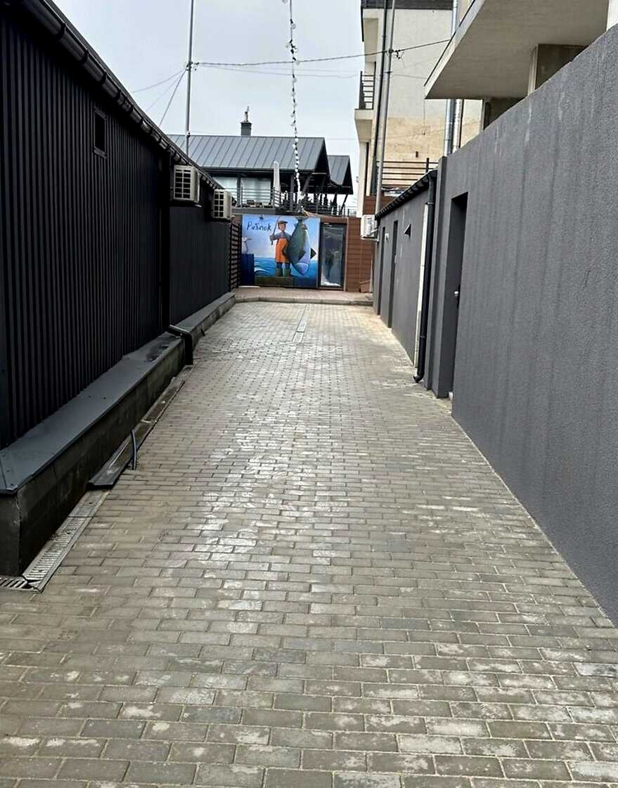 1879760454138599