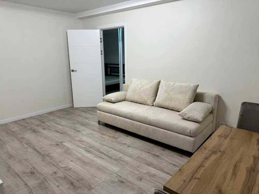1879762474576168